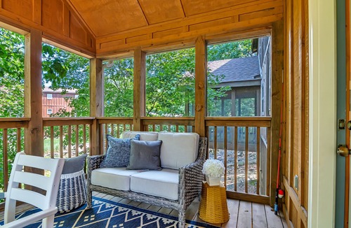 Reeds Spring Cabin | Updated Branson Cabin by StoneBridge Lake!