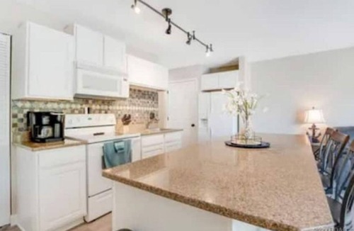 Village of Four Seasons Condo | Updated Water facing Condo on Horseshoe bend mins from the Strip