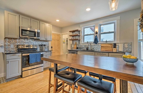 Keene Apartment | Updated Vintage Apartment < 1/2 Mi to Main St