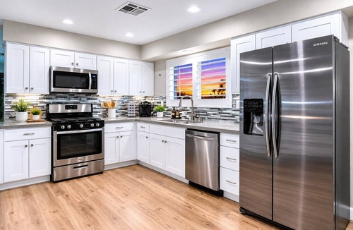 Las Vegas House | Upgraded King Beds Pool BBQ Near Strip