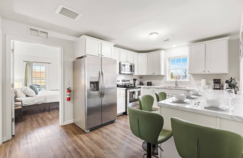 Newark Condo | Urban Haven XL - NYC & Newark w/free parking