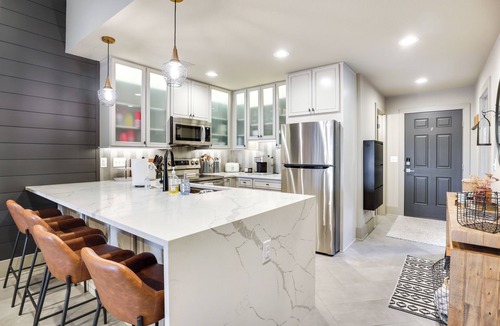 Lake Ozark Apartment | Views + Pool Access: Luxurious Lake Ozark Condo