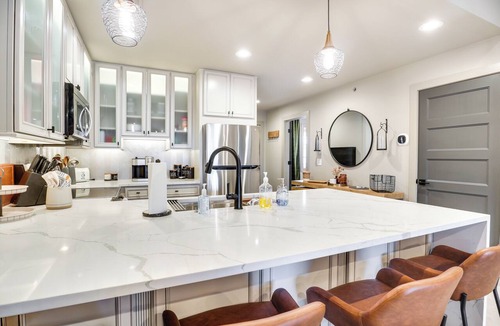 Lake Ozark Apartment | Views + Pool Access: Luxurious Lake Ozark Condo