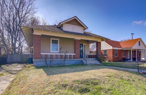 Vollintine-Evergreen House | Walk to Parks & Dining! Memphis Home w/Yard