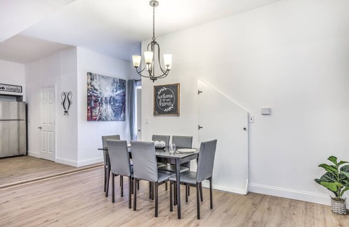 Central West End Apartment | Walkable Studio in Central West End | Near Barnes Jewish | St. Louis MO