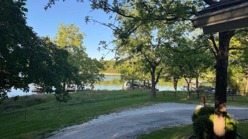 Springdale House | War Eagle Getaway