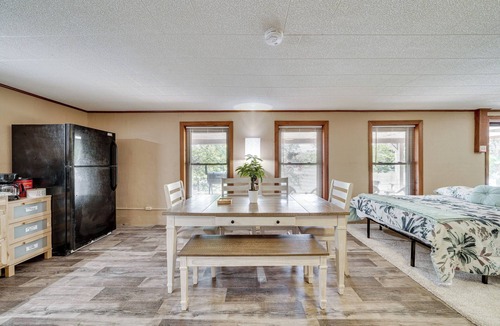 Fort Towson Apartment | Waterfront Retreat on Raymond Gary State Lake