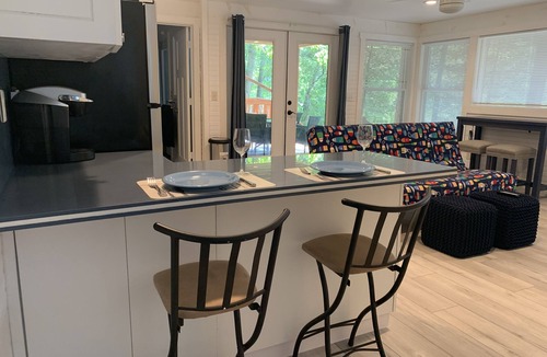 Sunset Cove Apartment | Welcome to Our Little Slice of Heaven on the Lake!