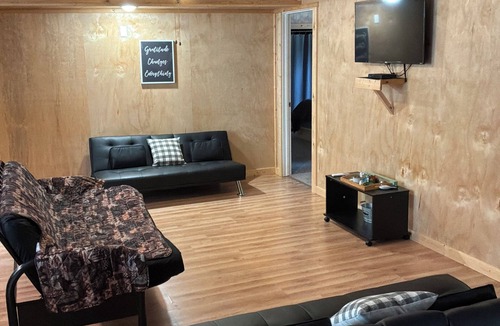 Eminence Apartment | White Family Suite