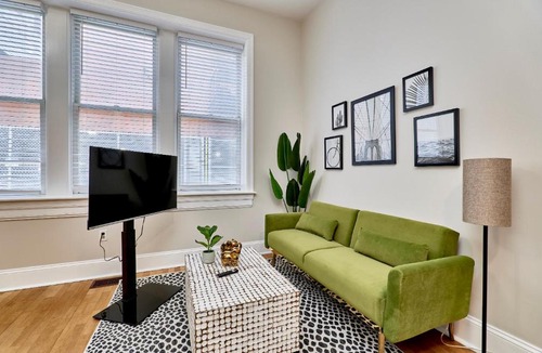 Grand Center Apartment | White House at Grand Central & Washington Blvd