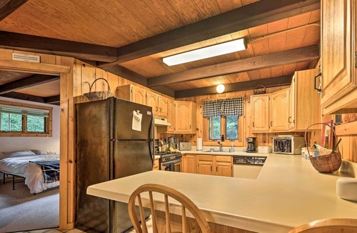 Wardsboro Cabin | Woodsy Cabin w/ Fire Pit ~ 8 Mi to Mount Snow