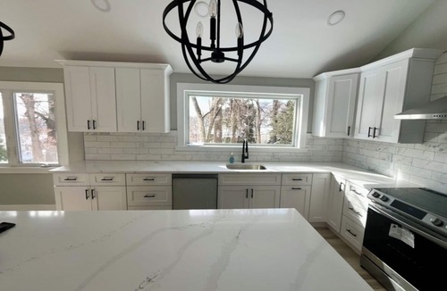 Watchung House | World Cup Special: Spacious home in secluded woods close to events and NYC.
