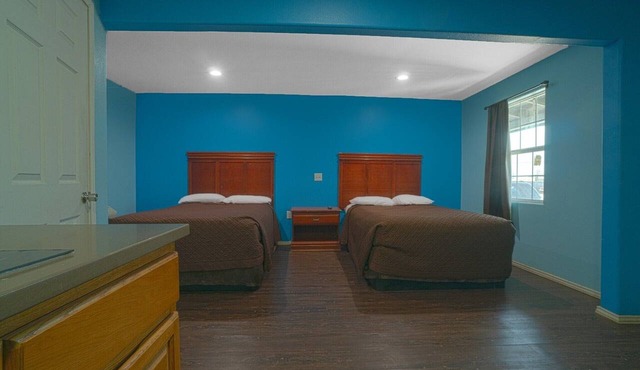 2 Queen Beds with Kitchenette