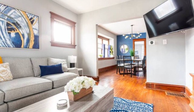 20% Off Spacious Historic Getaway: 5★ Location, Royal Beds, Game Room & BBQ