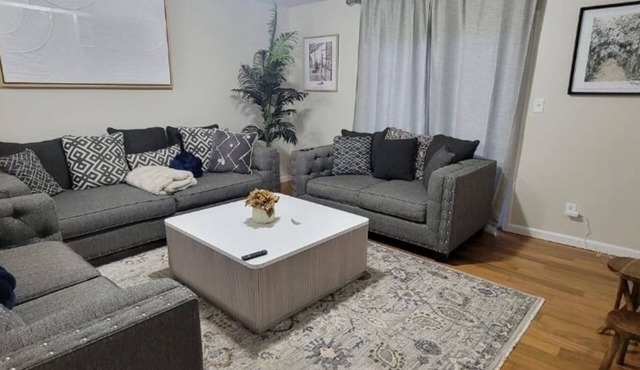 4 Bedded 3-bedroom apartment tastefully furnished in Newark with AC, WiFi
