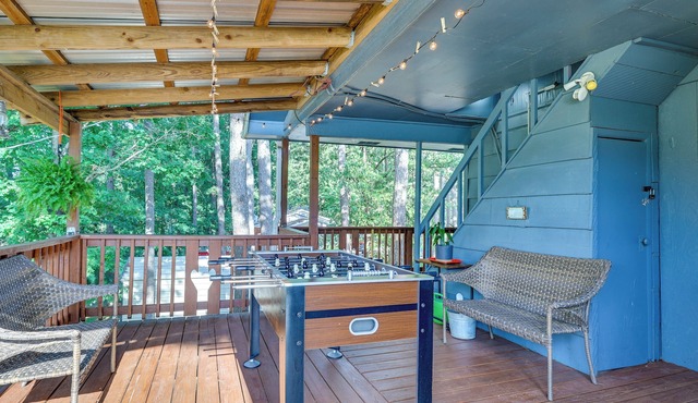 4 Mi to Dtwn! Ozarks Hideaway w/Furnished Deck