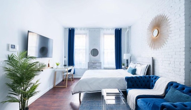 83-2FE UES Central Park Newly Furnished Studio