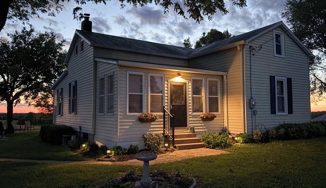 A Sisters Stay Farmhouse Retreat in Villa Ridge