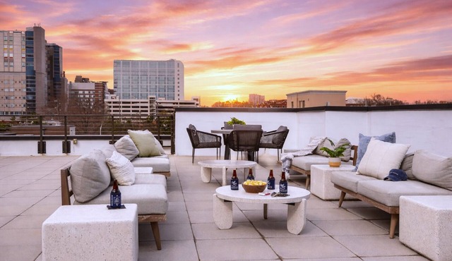 ADA Near Vanderbilt + Music Row + Downtown Nashville | Hillsboro Village
