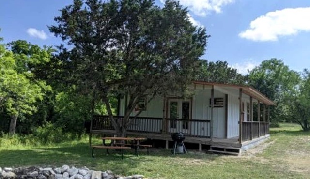 Awesome Riverfront Cottage in Camp Wood, Texas