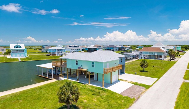 Bayside house on Canal with Boat Slip!