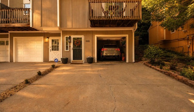 Boutique Stay Minutes from MAJOR INTERNATIONAL SPORTING EVENT Fan Fest, KU Med, and Plaza