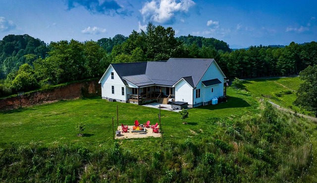 Brackens View Retreat | Modern Mountain Farmhouse on 2.5 Acres