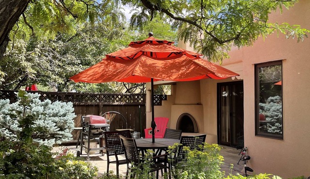 Casa Puerta Azul - Classic Santa Fe Retreat: Courtyards, Kiva Fireplace & Office