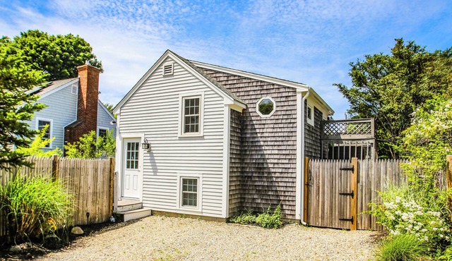 Charming Cape Cod Cottage Steps from the Ocean- Escape & Relax in a Hidden Haven