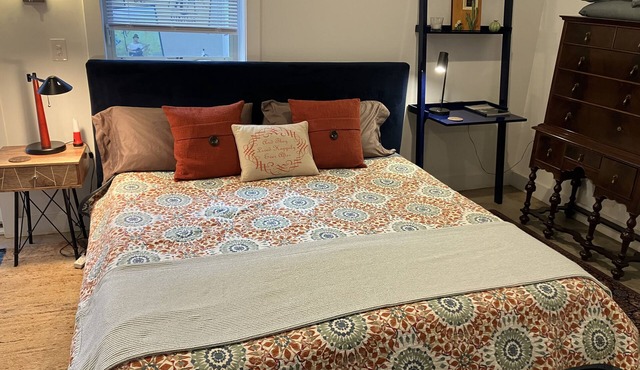 Clean, Comfy and Close to downtown