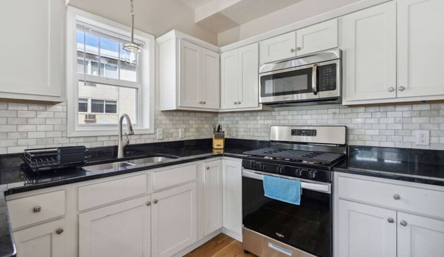 Colfax Flat 5BR 3.5BA Apartment near Uptown