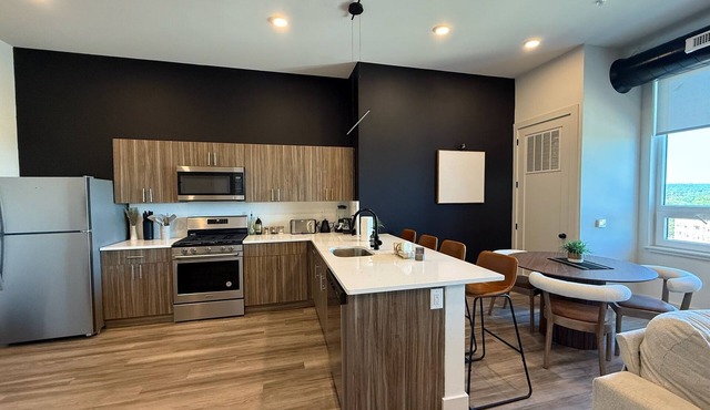 Cozy 1-bedroom apartment with AC in charming East Orange