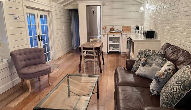Cozy 1BR in Pinecraft 10 Min to Sarasota Fun