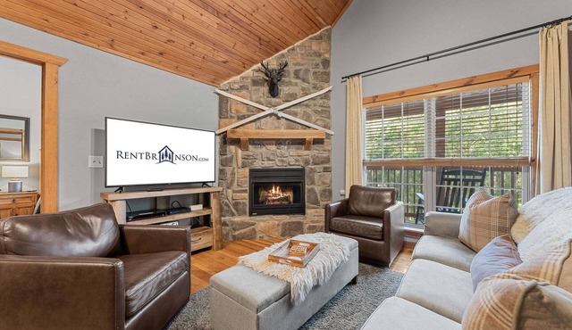 Cozy Cabin Gated Stonebridge Resort Free Silver Dollar City Tickets OnSite GolfCourse Outdoor Pool