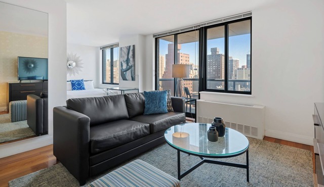 Cozy Gorgeous Studio in Charming Gramercy [1]