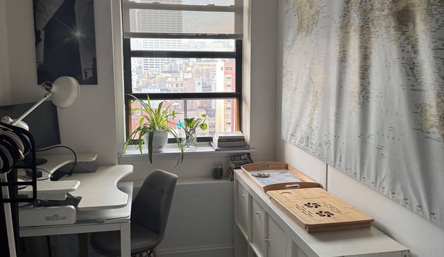 Cozy room in a 3-bedroom apartment in wonderful New York near vibrant city life