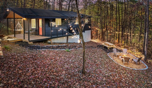 CRESCENT MOON CABIN - cozy, peaceful, secluded! Close to DT Ellijay&Blue Ridge!