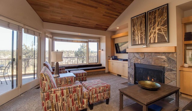 Deschutes River Views + Hot Tub | Eagle Crest