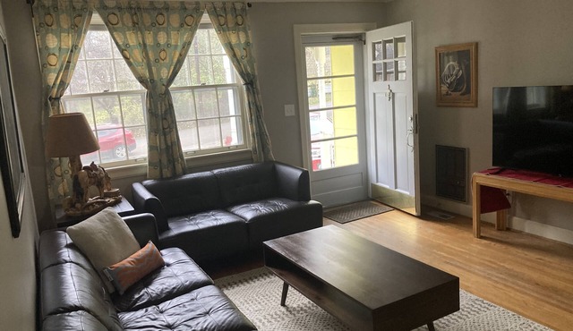EAST NASHVILLE HOUSE - MONTHLY MINIMAL RENTAL-CLOSE TO MUSIC AND HOSPITALS!