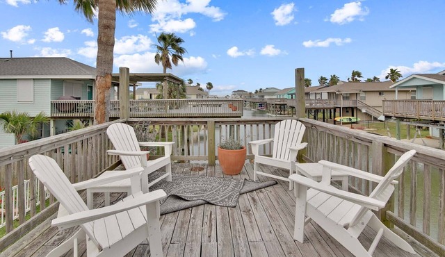 Heron's Nest | Pet-Friendly, On Canal, & Boat Dock!