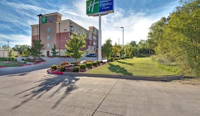 Holiday Inn Express and Suites Oklahoma City North by IHG
