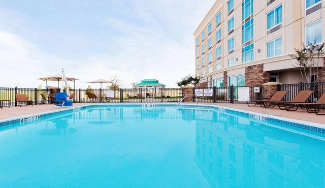 Holiday Inn Express Hotel & Suites Jackson NE by IHG