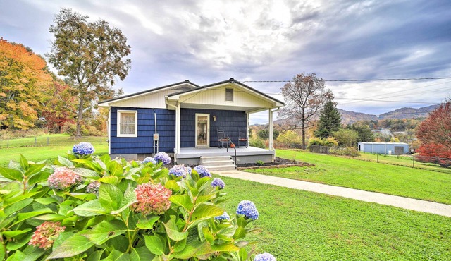 Home w/Yard: 8 Mi to French Broad River Park