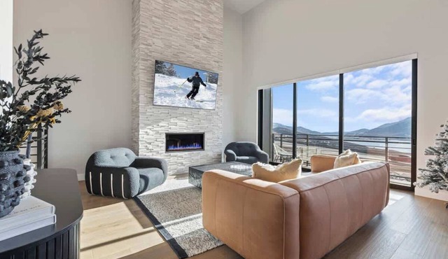 Hot Tub|Snowy Lake Mtn Views |Gorgeous New Home