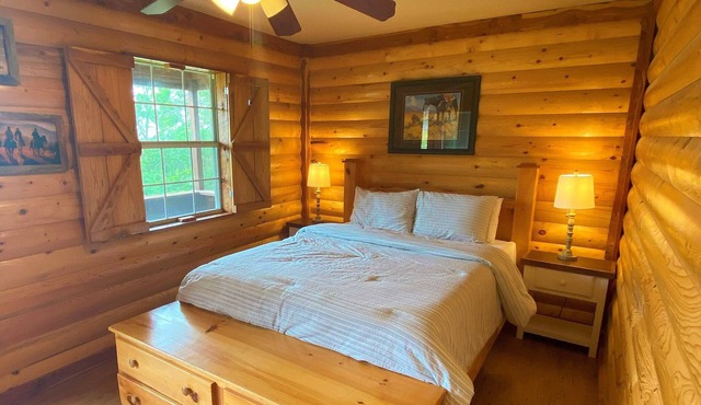 "If you're never at home and always alone, this Cabin is for you!" .Willie