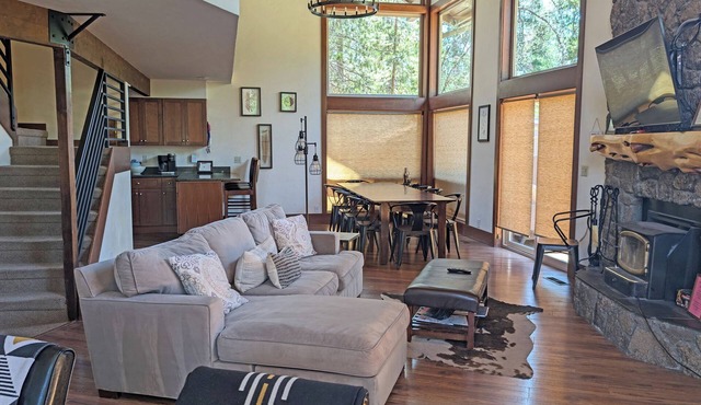 Indian 3 - Hot Tub, SHARC, Huge Deck, Pool Table