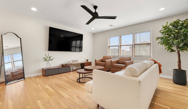 Ironbound 20m to NYC Sleeps 6 with Free Parking 1stFL