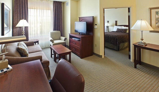 King Suite. Pool. Free Breakfast. Perfect for Visiting Hot Springs National Park!