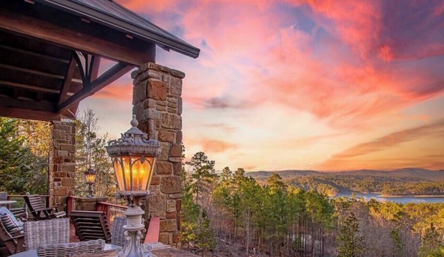 Lake Ouachita: Peaceful 4BR Getaway, Lake Views