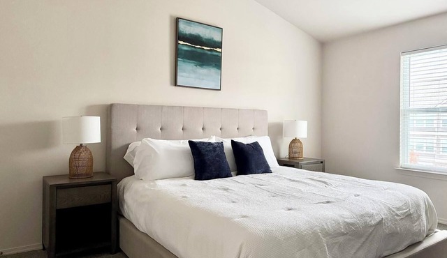 Landing | Beautiful 1BD, Clubhouse, Gym